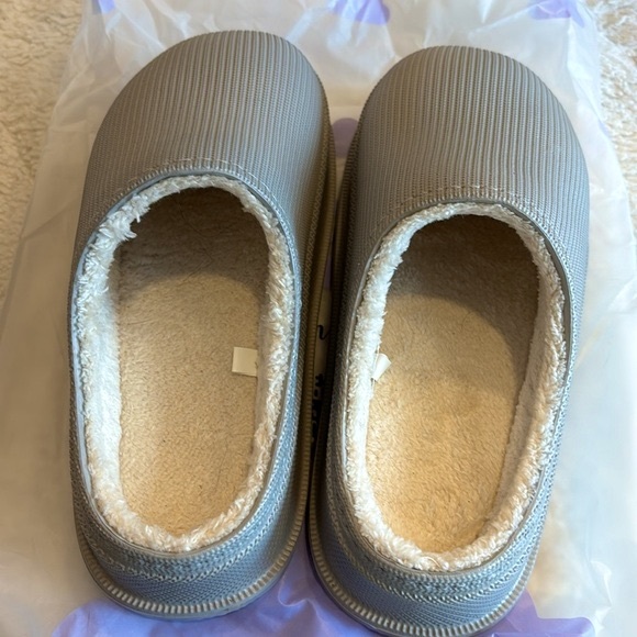 NWT The Cloudies Fur Mule - Picture 3 of 5